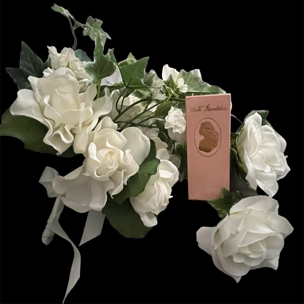 ηεω White Shoulders NIB Eau De Cologne Spray - Picture 12 of 14